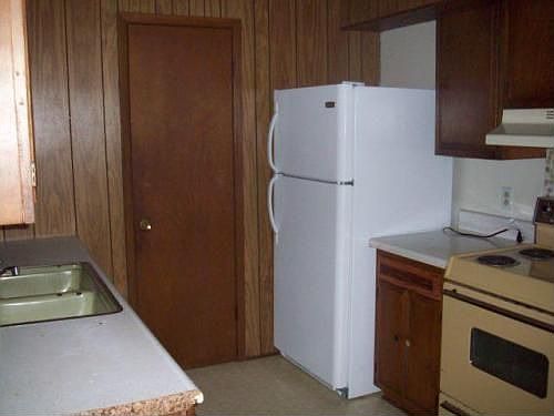5th image of 1011 Lake Dr #C