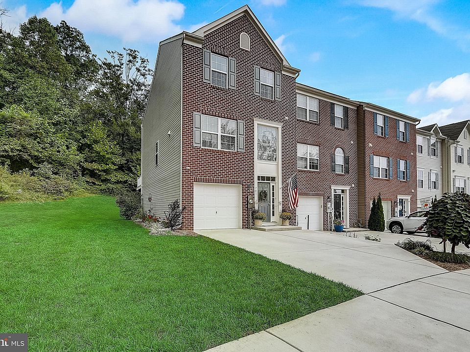 1st image of 701 English Ivy Way