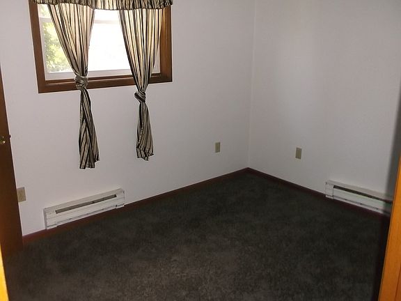 3rd image of 67 Champion Ave APT 4