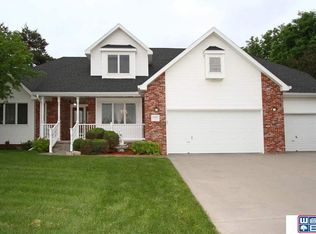 6420 Cape Charles Dr, Lincoln, NE 68516