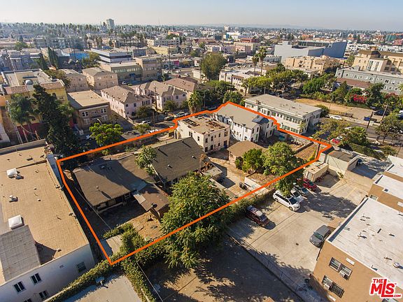 4th image of 2877 Francis Ave