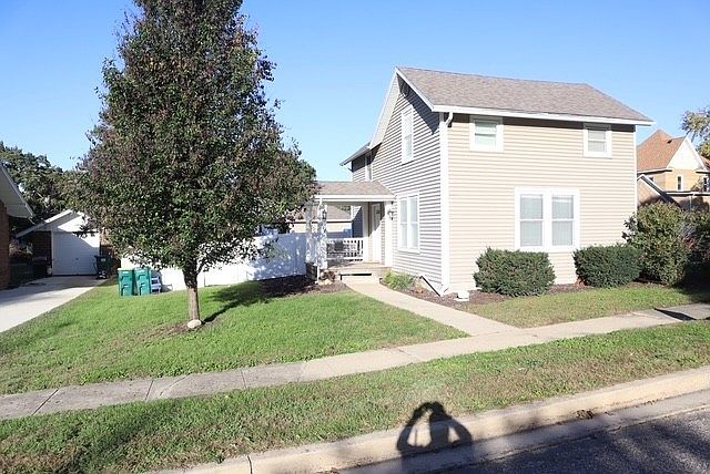1st image of 117 4th St