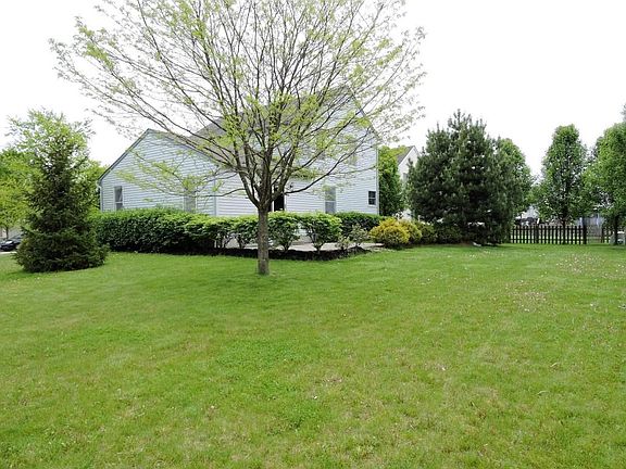 5th image of 345 Wheatfield Dr