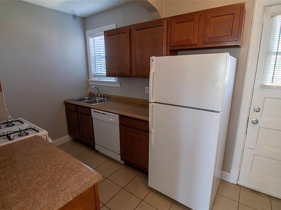 4th image of 3448 Lawn Ave APT 7