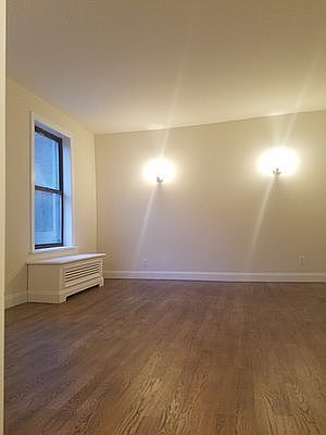 2nd image of 1200 Lexington Ave APT 4D