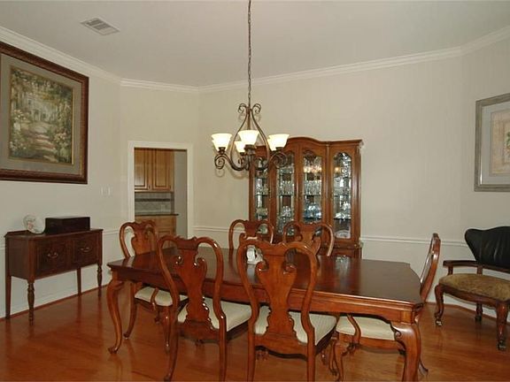 5th image of 3901 Summer Manor Dr