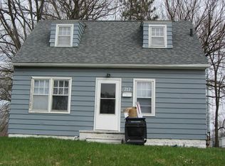 717 Adams St, Waterloo, IA 50703