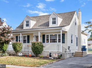 406 Sycamore Ave, Folsom, PA 19033