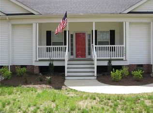 21344 Mallard Cove Ln, Carrollton, VA 23314