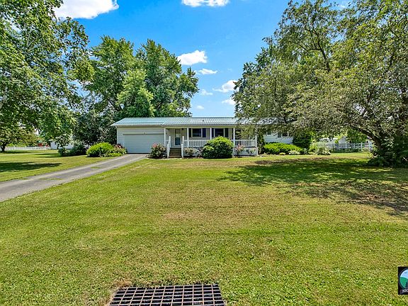 3rd image of 59 Evergreen Ln