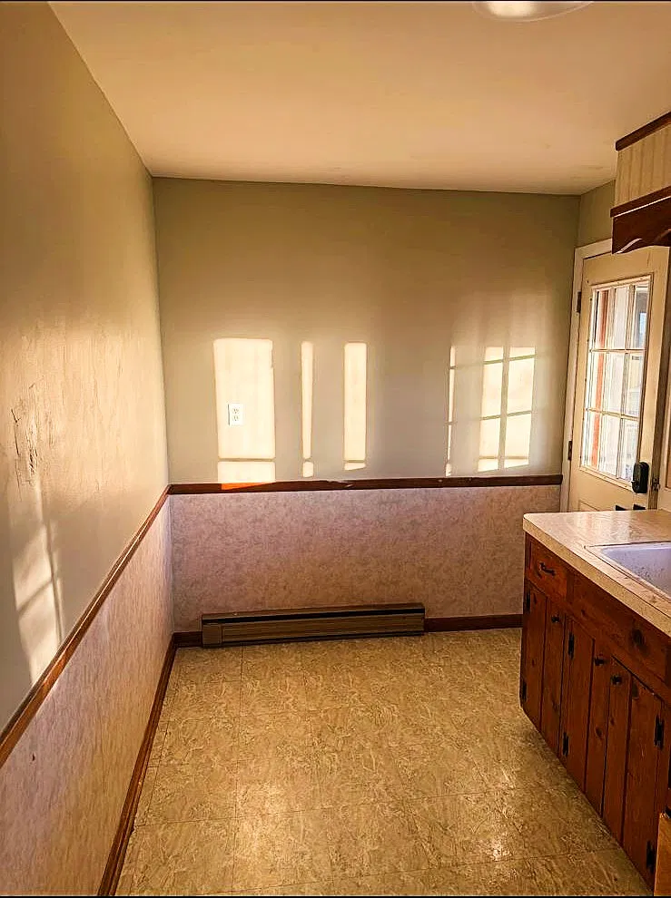 3 bed, 950 sqft, $1,200 — Photo 3