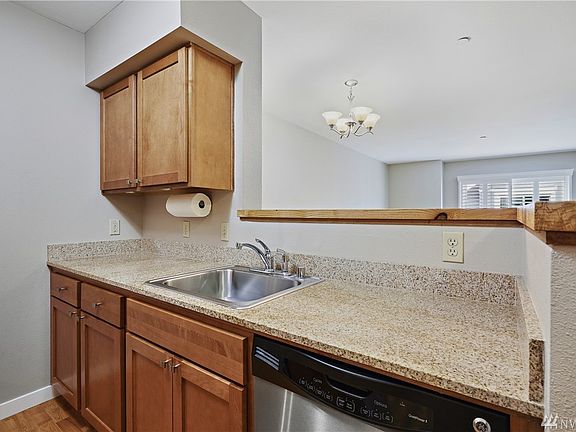 5th image of 300 High School Rd NE Unit 419