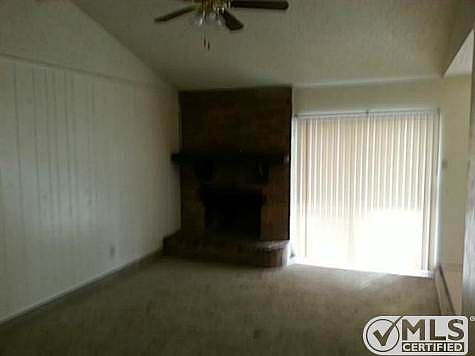 4th image of 4524 Parkwood Dr