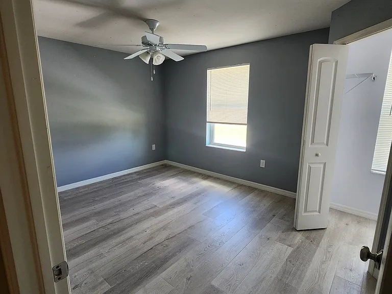 2109 NW 2nd Ave — Photo 15