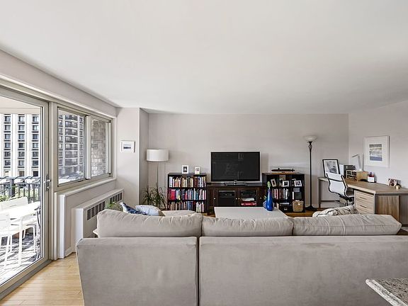 4th image of 70 W 93rd St APT 7F