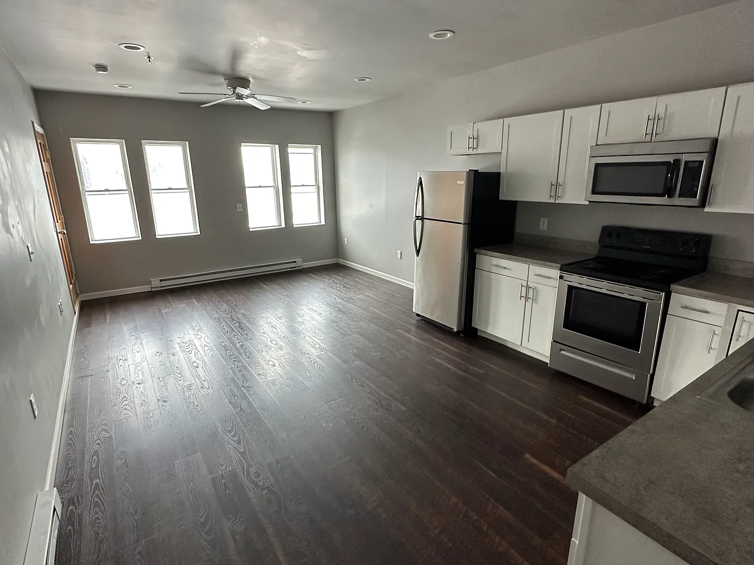1 bed, 900 sqft, $1,100 — Photo 1