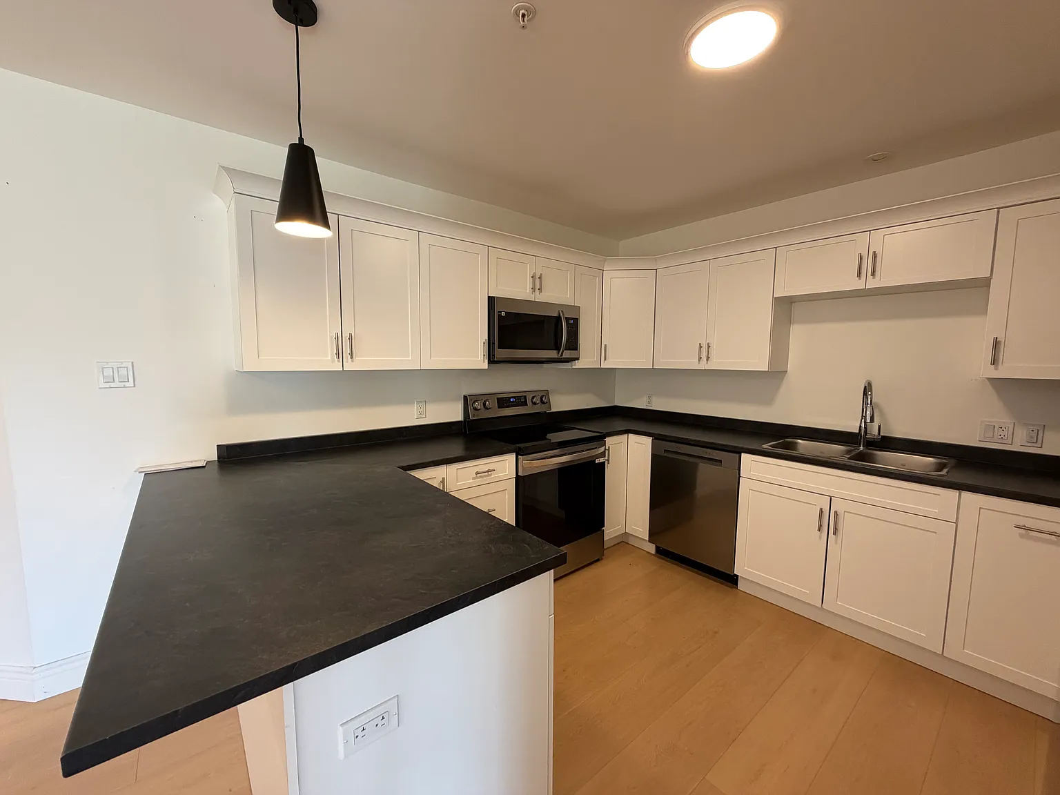 975 Brookside Drive Fredericton — Photo 4