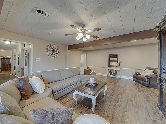 5th image of 103 N Bernice Dr