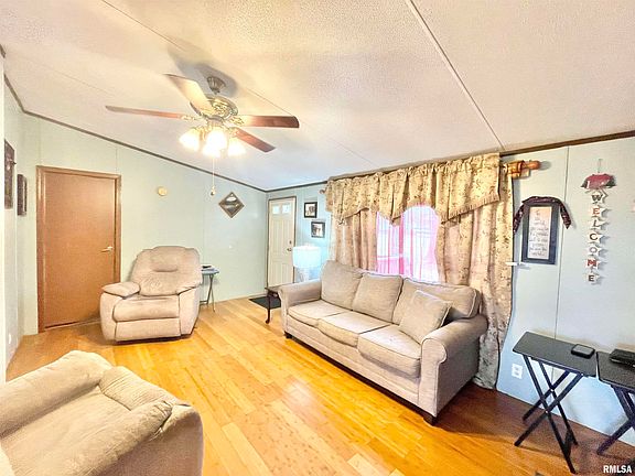 3rd image of 215 Scout Cabin Rd