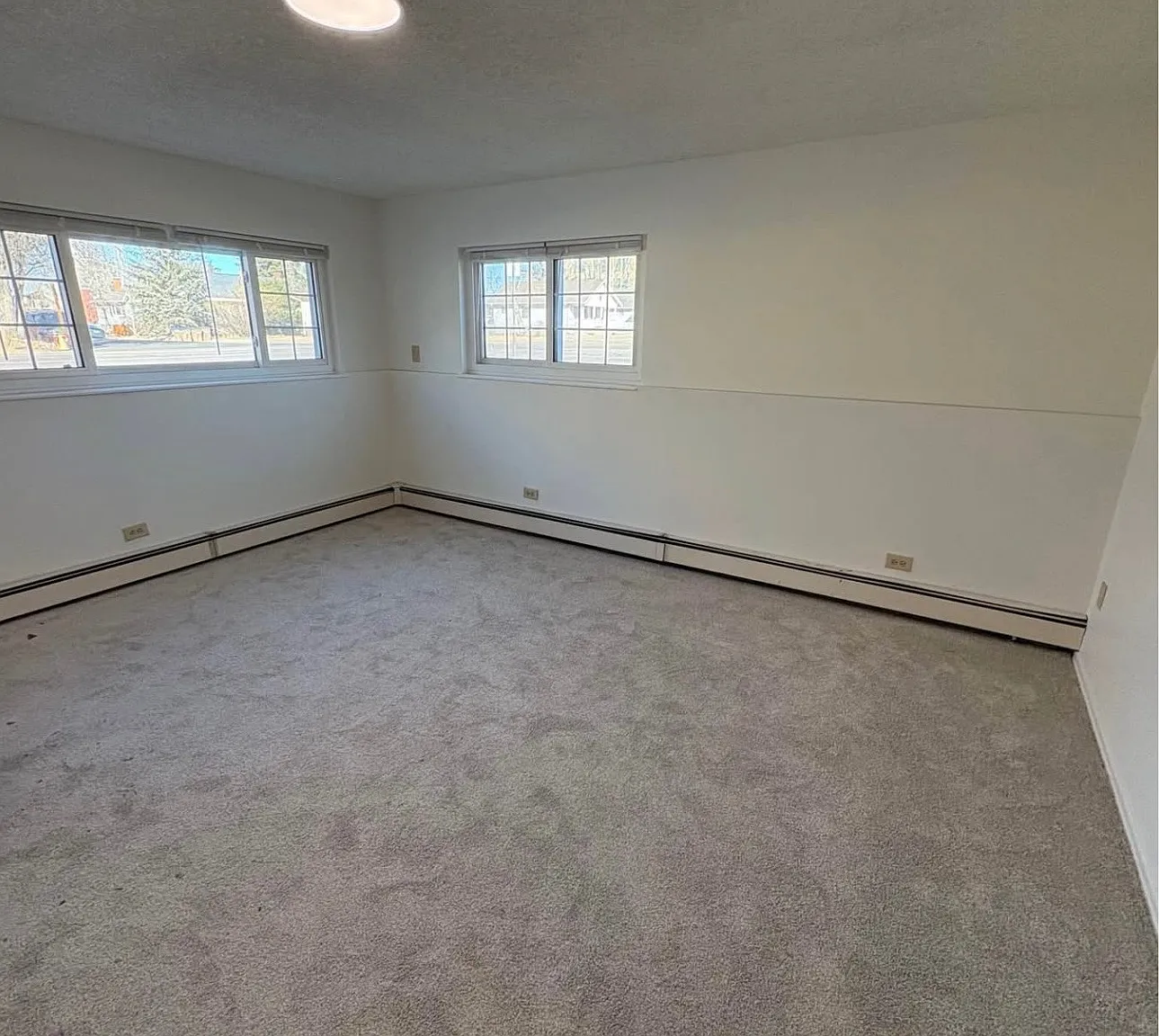 2 bed, 1000 sqft, $1,435 — Photo 3