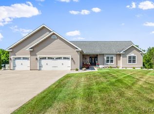 1188 Scott Ridge Dr, Adrian, MI 49221