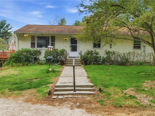 90 Pulaski Rd, Glocester, RI 02814