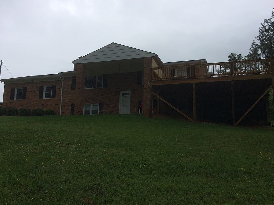 Front of house facing River 
