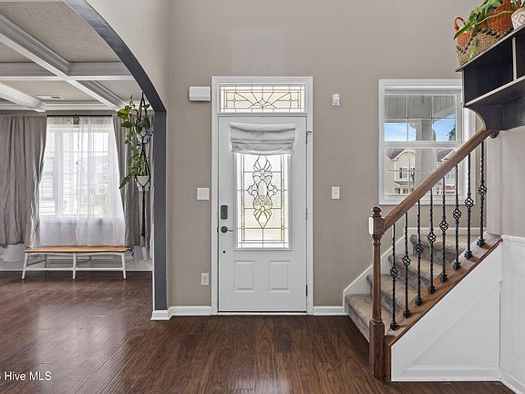 3rd image of 829 Solomon Drive