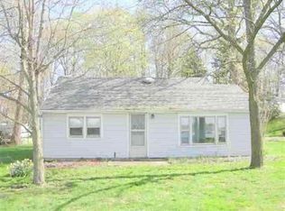 1929 Chapman Lake Dr, Warsaw, IN 46582
