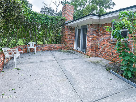 4th image of 1829 WOODLEIGH Drive W