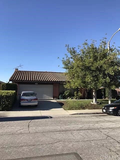 1st image of 3227 Stella Ave