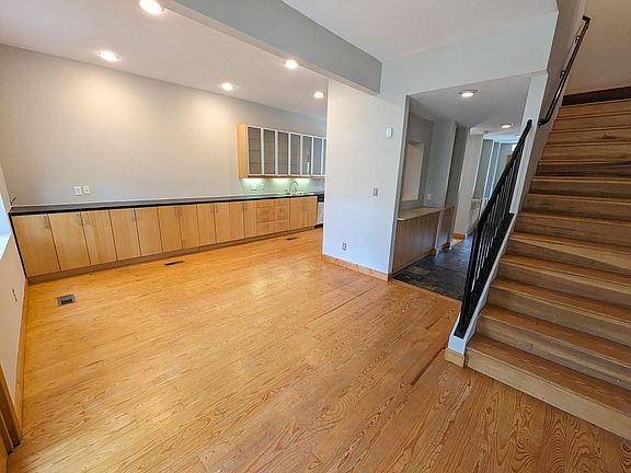 4th image of 4233 Russell Blvd