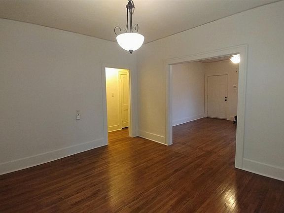 3rd image of 1007 S Saint Louis Ave