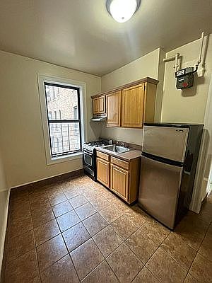 1st image of 200 Bradhurst Ave APT 28