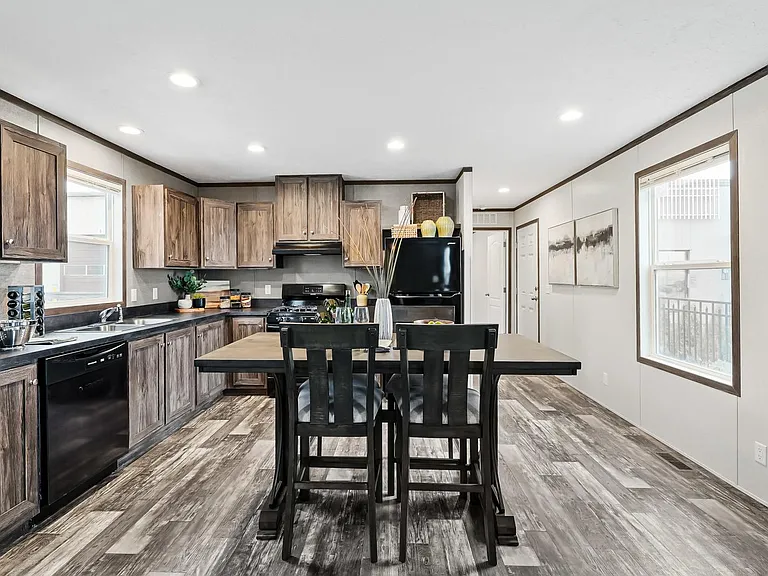 Perrysburg Estates — Photo 3