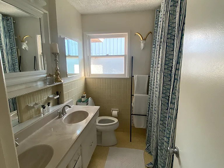 9850 Gooding Dr — Photo 12