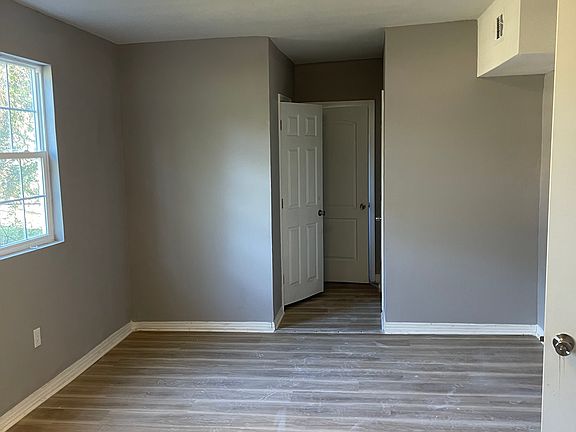 4th image of 1415 W 20th St #1