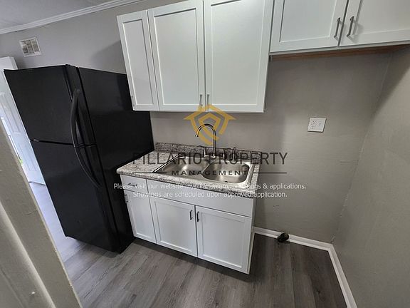 4th image of 301 Green St #301