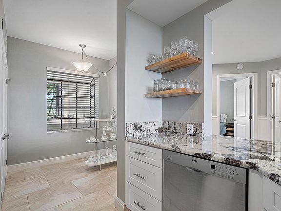 5th image of 200 Waterway Road #204