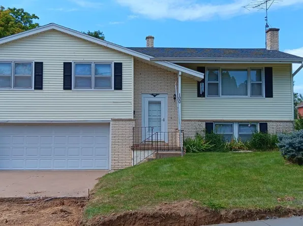 100 Blackhawk Dr, Galena, IL 61036