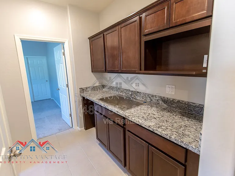495 E Rio Pl — Photo 10