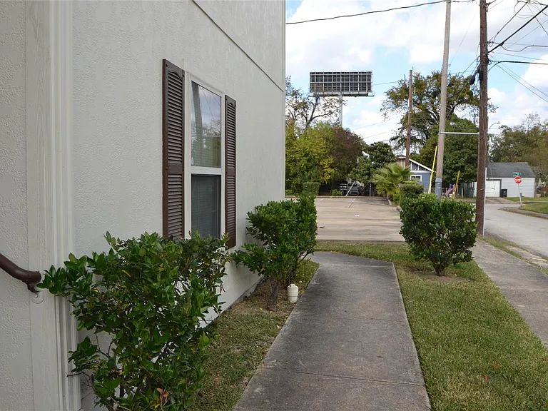 304 Dell Ct #6 — Photo 42