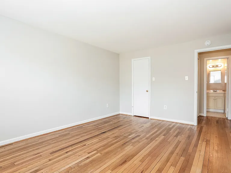 1910 T St NW #24 — Photo 11