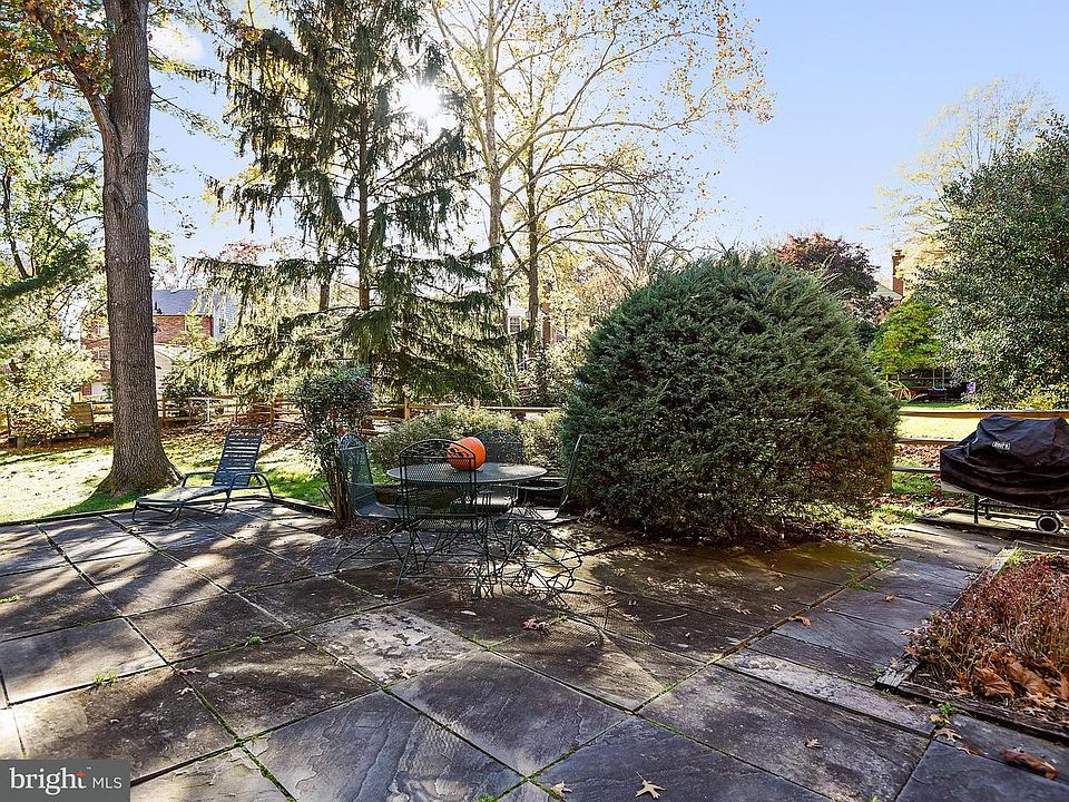 2nd image of 6904 Tilden Ln