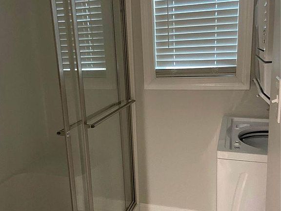 4th image of 3406 Foxwood Ln