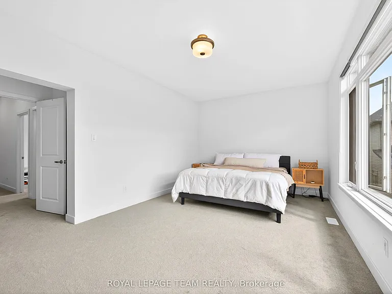 160 Highgarden Ter — Photo 31