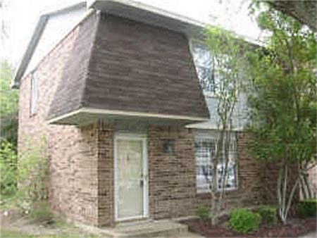 3rd image of 1009 Vedral Pl