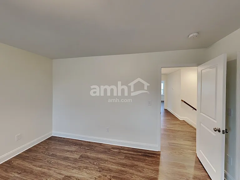 1357 Lomond Dr — Photo 25