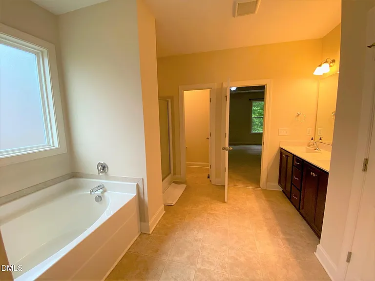 4016 Landover Peak Pl — Photo 23