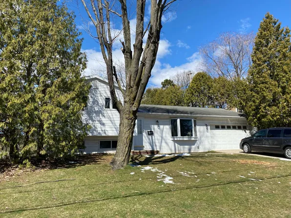 2728 Beaumont St, Green Bay, WI 54301